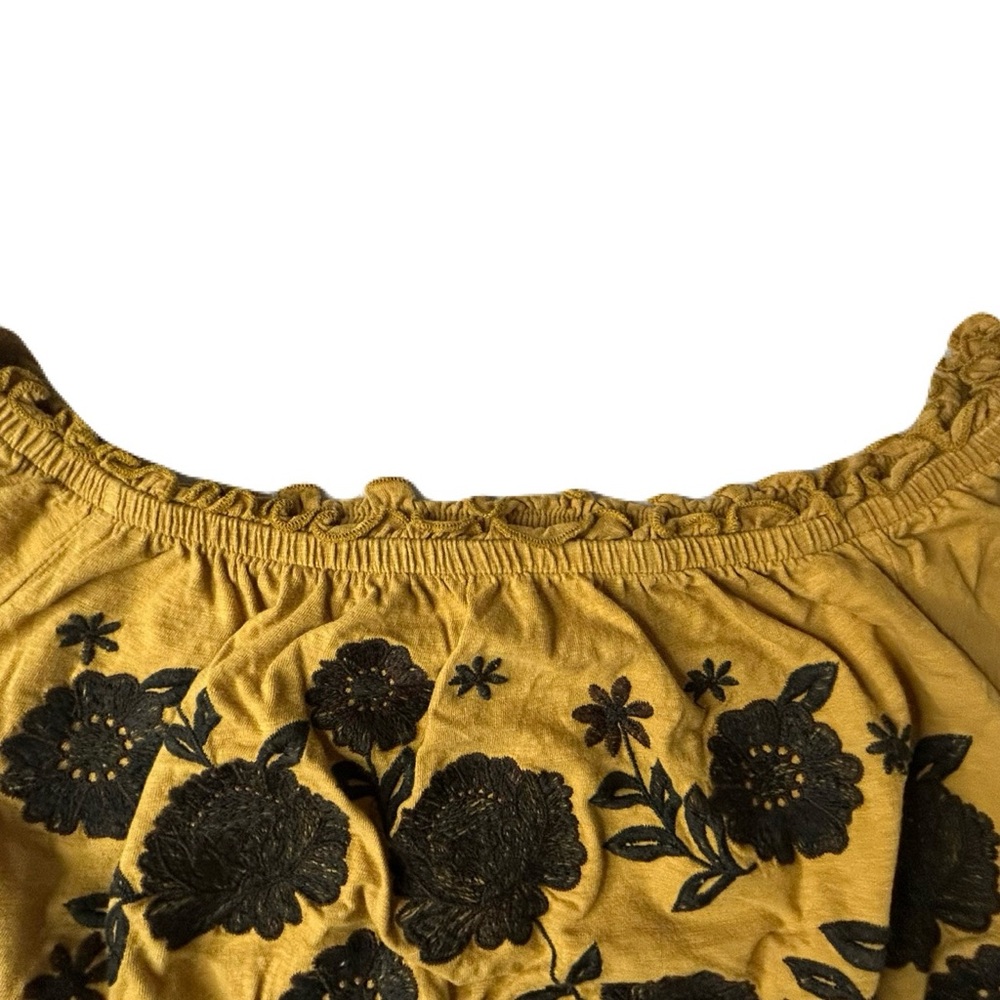 American Eagle Embroidered Size Medium Top - Picture 7 of 9